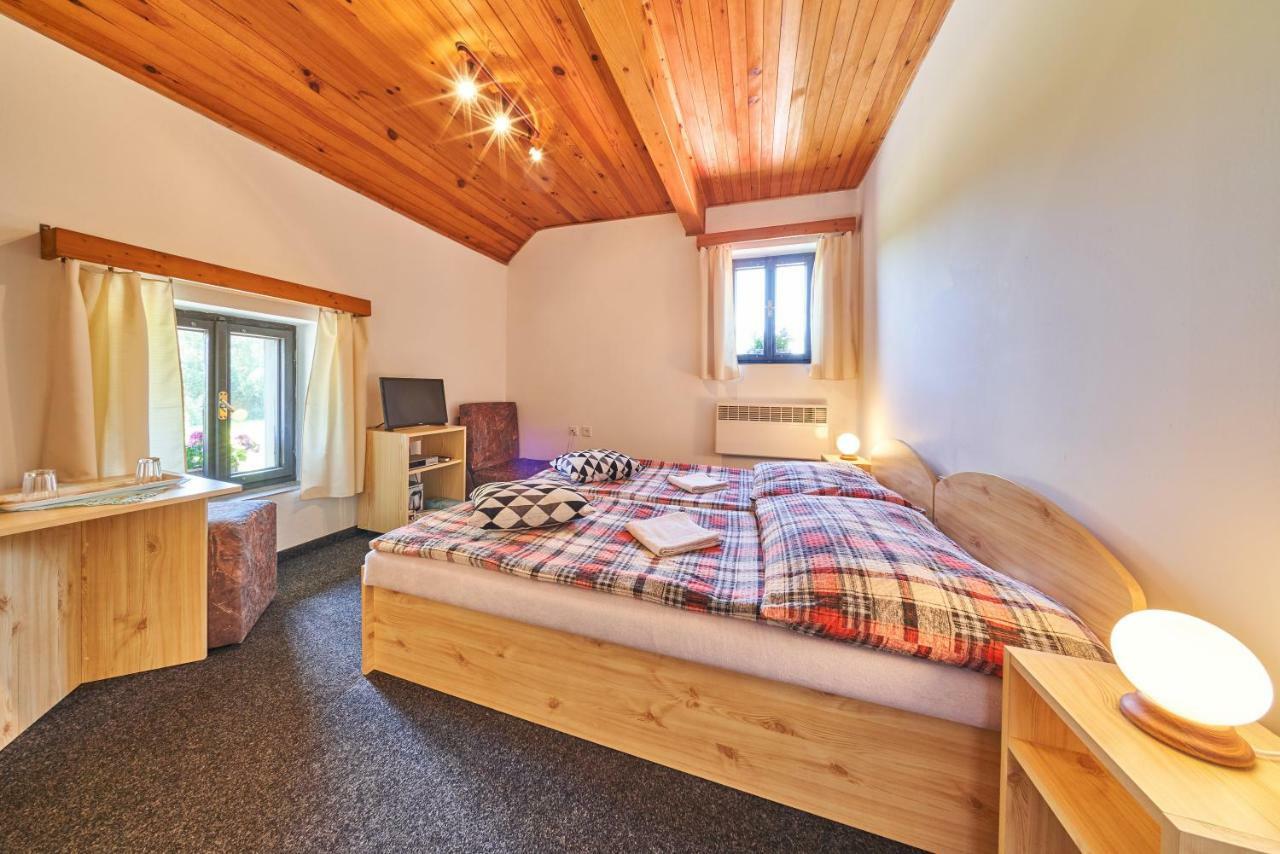 Penzion Pod Lesem Hotel Hodkovice Eksteriør billede